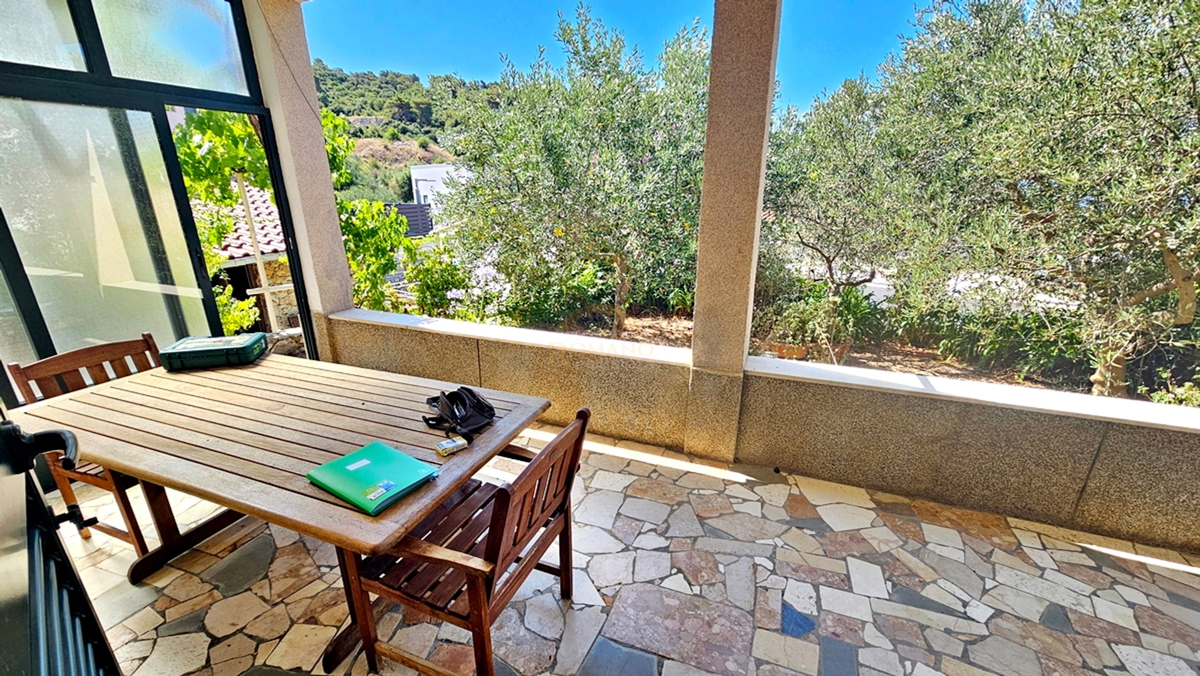 Samostojna hiša v Okrugu Donjem/Čiovo na izjemni lokaciji, drugi vrsti od morja